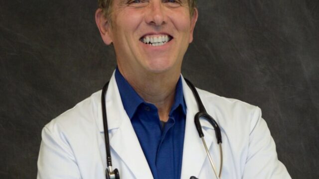 DR.-MATNEYcroppedwebsiteSMALL-2-970×1024